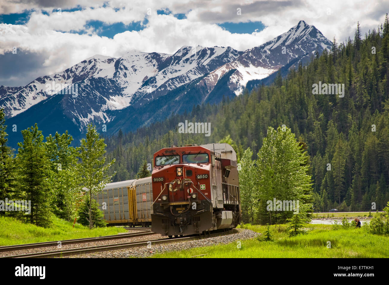 Tren, Campo, Parque Nacional Yoho, British Columbia, Canadá Foto de stock