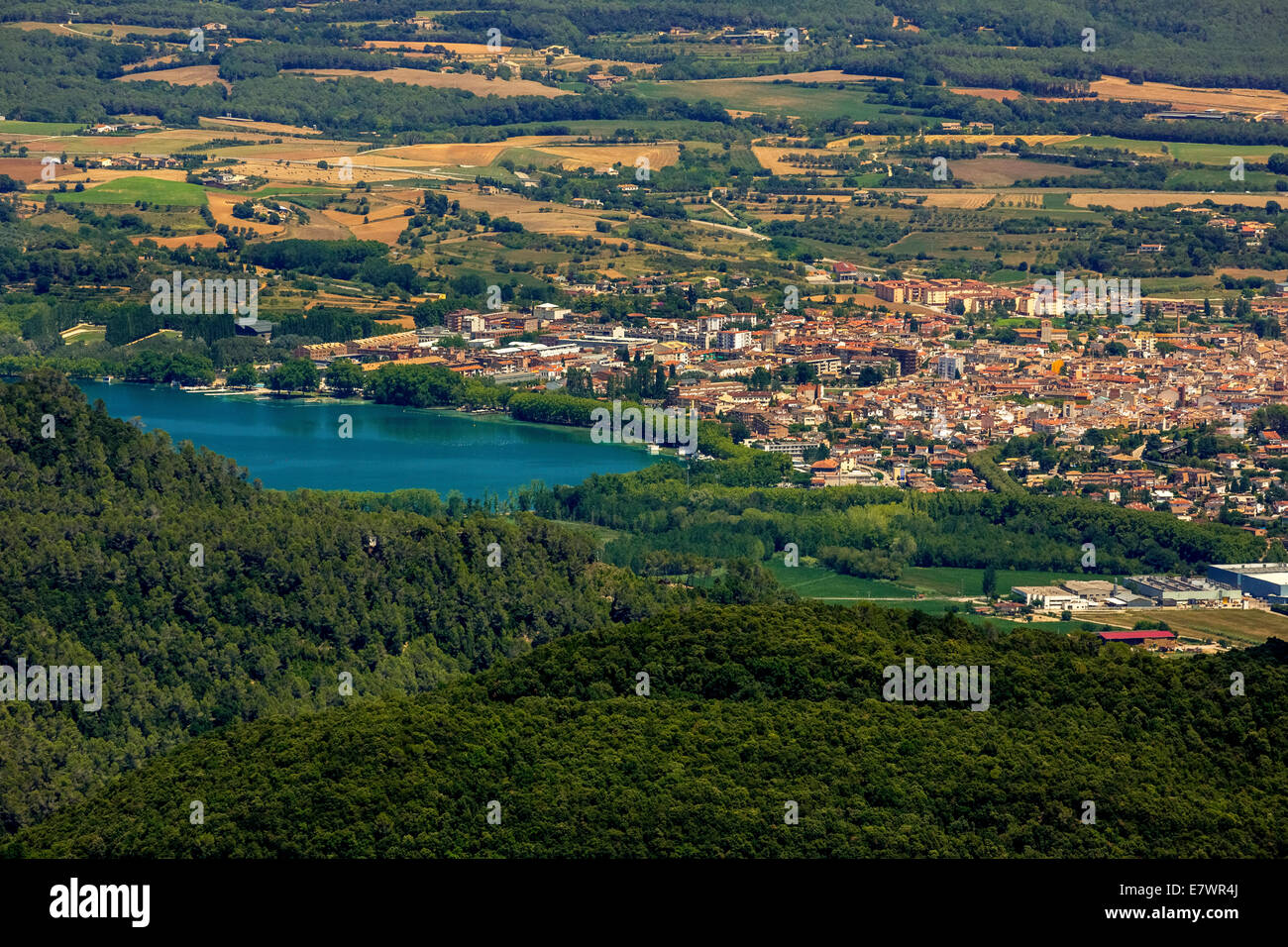 Vista aérea, paisaje urbano, Banyoles, Cataluña, España Foto de stock
