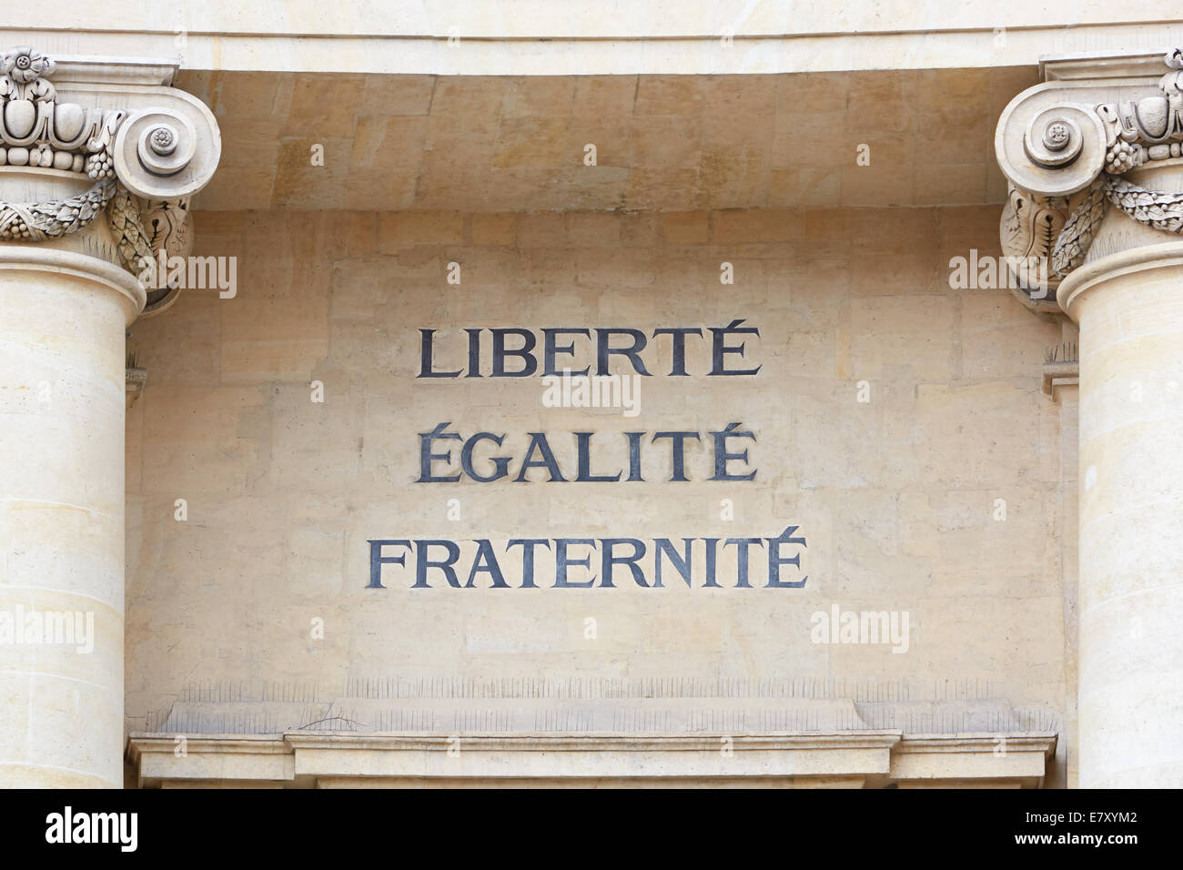 Libertad, Igualdad y Fraternidad palabras en París, el lema de la Revolución Francesa Foto de stock