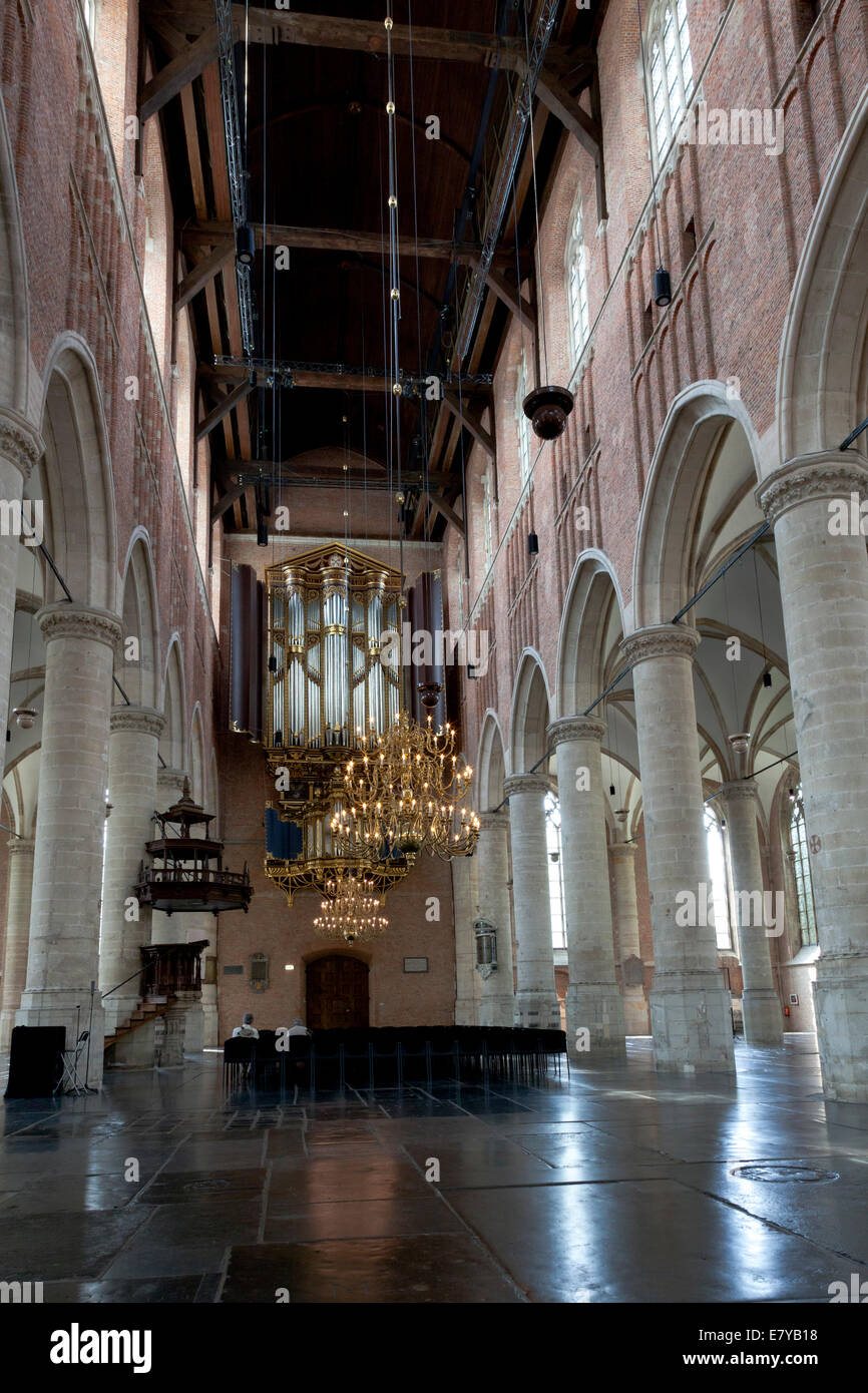 Pieterskerk gótico tardío, la iglesia de San Pedro , Leiden, Países Bajos Foto de stock