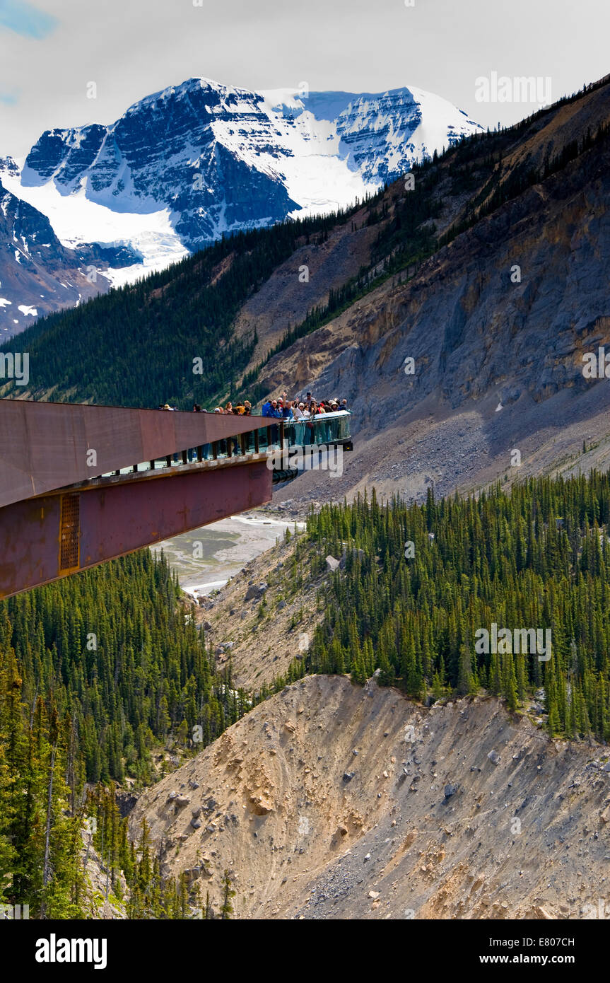Glacier Skywalk, Parque Nacional Jasper, Alberta, Canadá Foto de stock