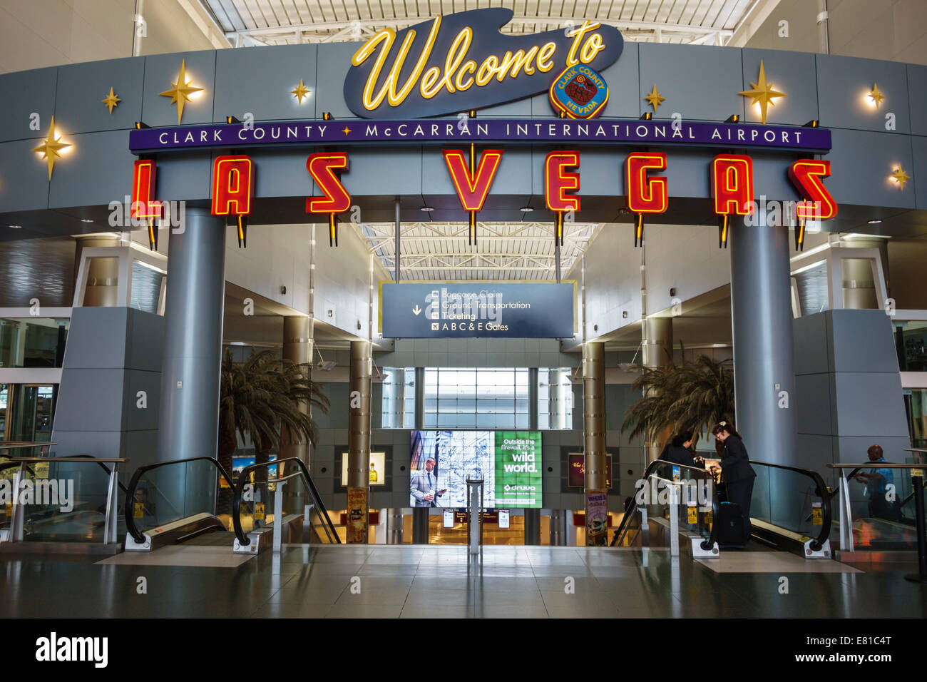 Nevada,Las Vegas,Aeropuerto Internacional  McCarran,LAS,terminal,puerta,Bienvenido a Las Vegas,señal de  neón,NV140329005 Fotografía de stock - Alamy