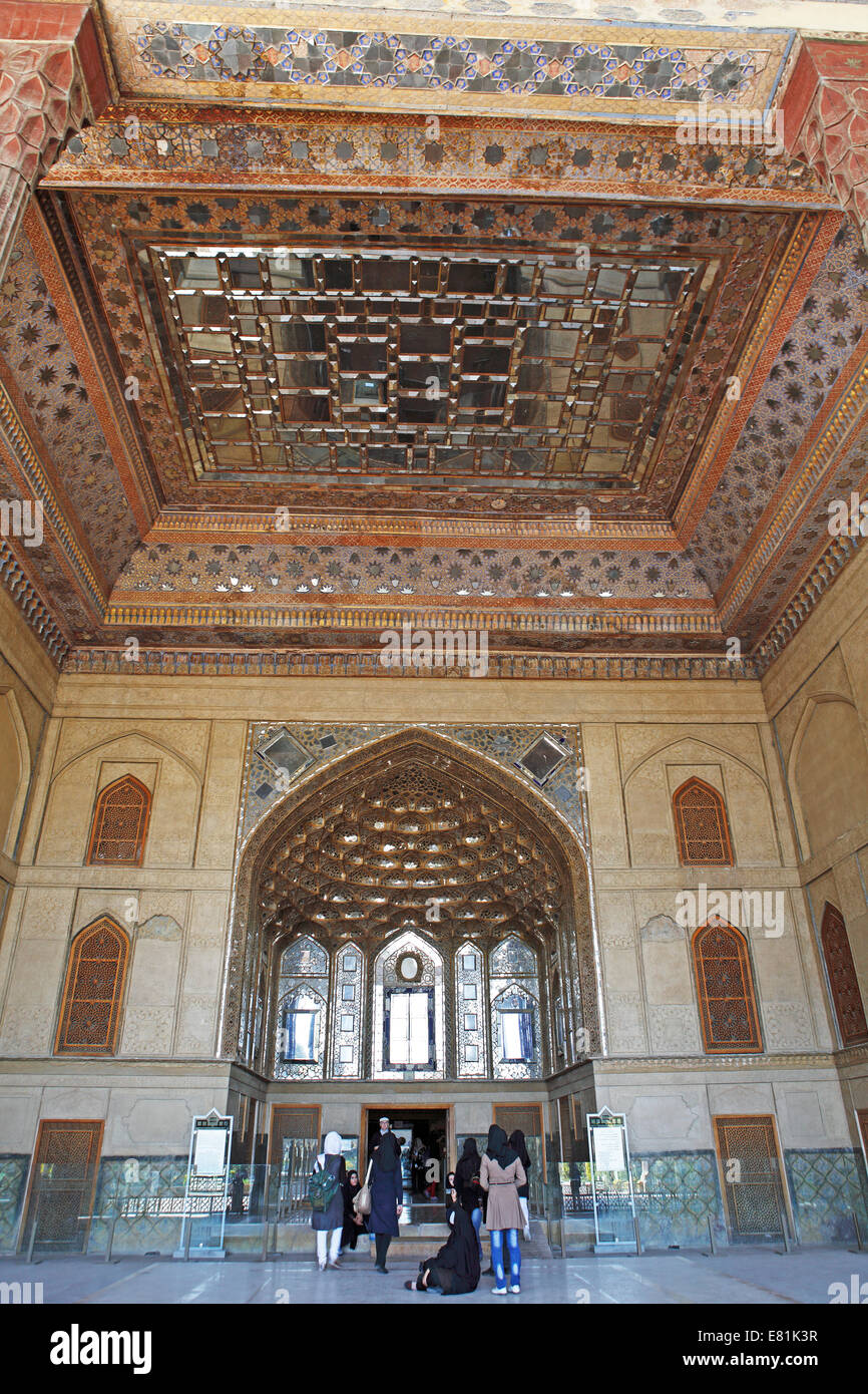 Salón del Trono, reflejado Palacio Chehel Sotun, Isfahan, Isfahan