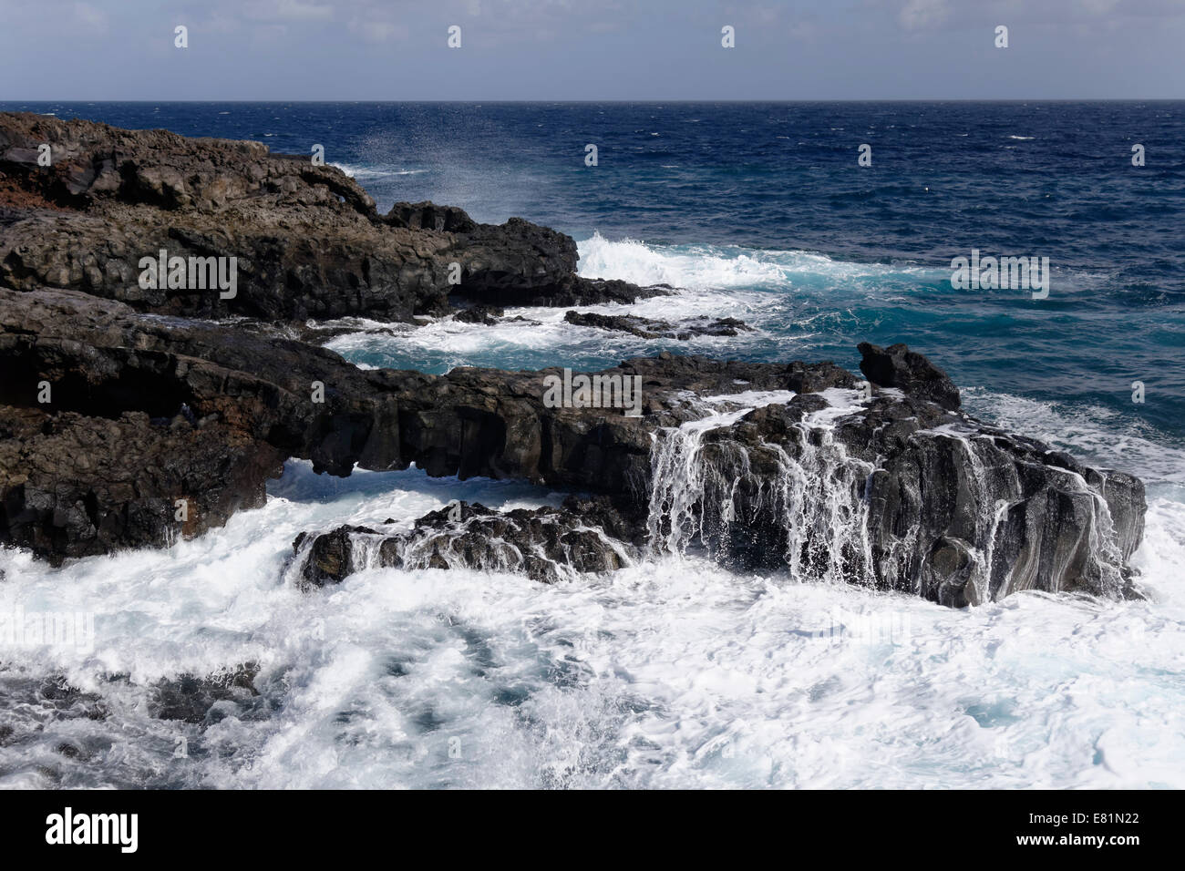 Costa marcada por la actividad volcánica en la Playa de las Cabras cerca de Fuencaliente, La Palma, Islas Canarias, España Foto de stock