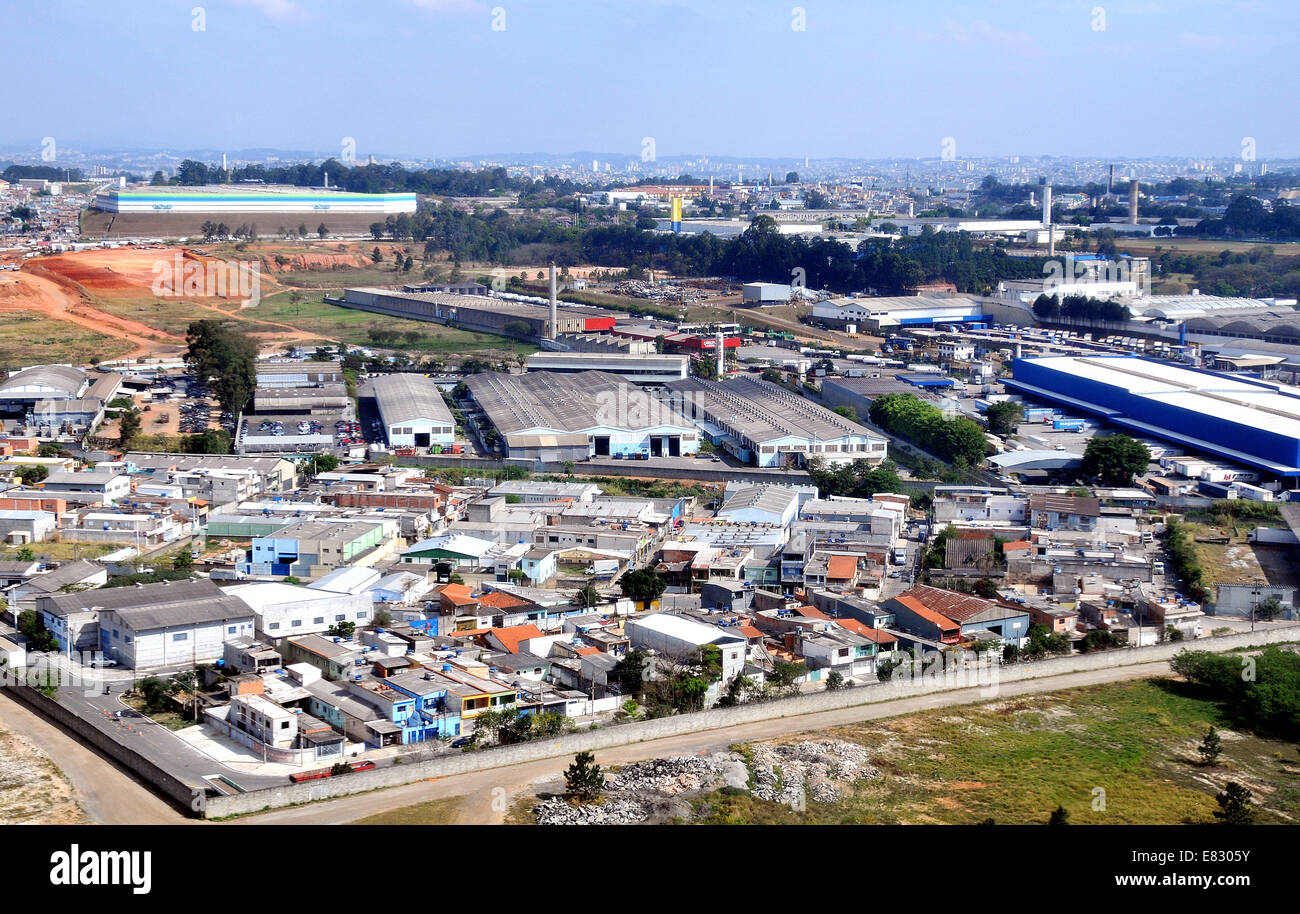 Distrito industrial cerca del aeropuerto de Guarulhos Sao Paulo Brasil Foto de stock