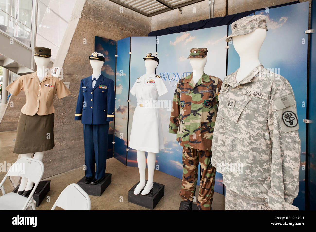 Us military uniforms fotografías e imágenes de alta resolución - Alamy