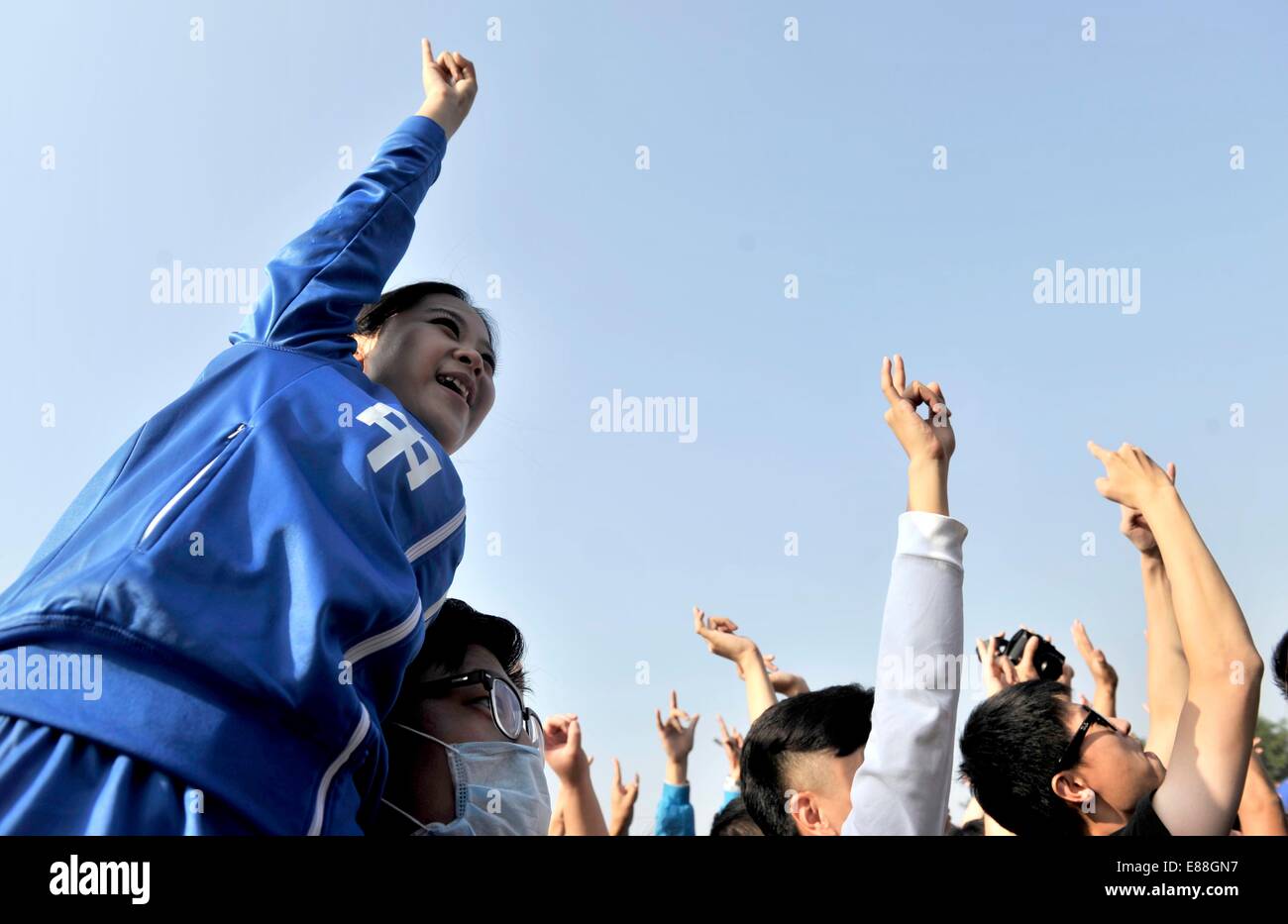 Tianjin, China. 2 Oct, 2014. Animar a los fanáticos de la música en el Festival de Música de fresa en Tianjin, norte de China, publicada el 2 de octubre de 2014. Crédito: Yue Yuewei/Xinhua/Alamy Live News Foto de stock