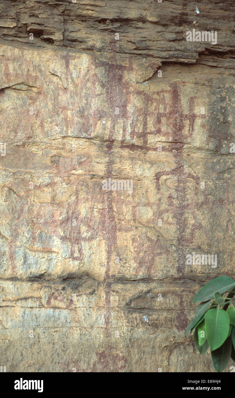 Close-up de arte rupestre prehistórico, punto G, Bamako en Mali Foto de stock