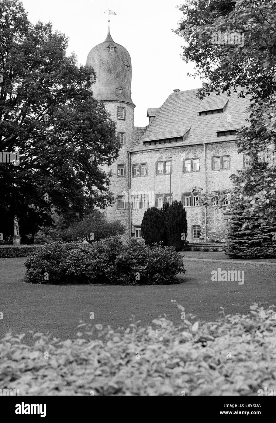Achtziger Jahre, Wasserschloss en Hehlen, Samtgemeinde Bodenwerder-Polle, Weserbergland, Vogler, Niedersachsen Foto de stock
