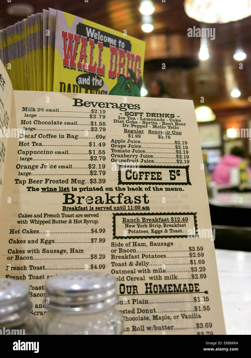 Restaurant menu wall drug store fotografías e imágenes de alta