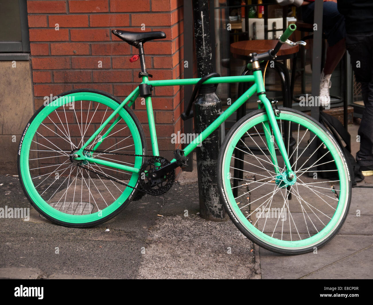 Envolver Lidiar con Rascacielos Bicicleta verde fotografías e imágenes de alta resolución - Alamy