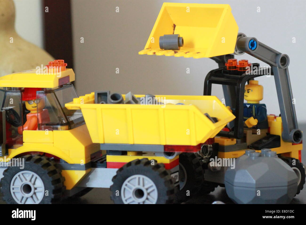 Lego construction site fotografías e imágenes de alta resolución - Alamy