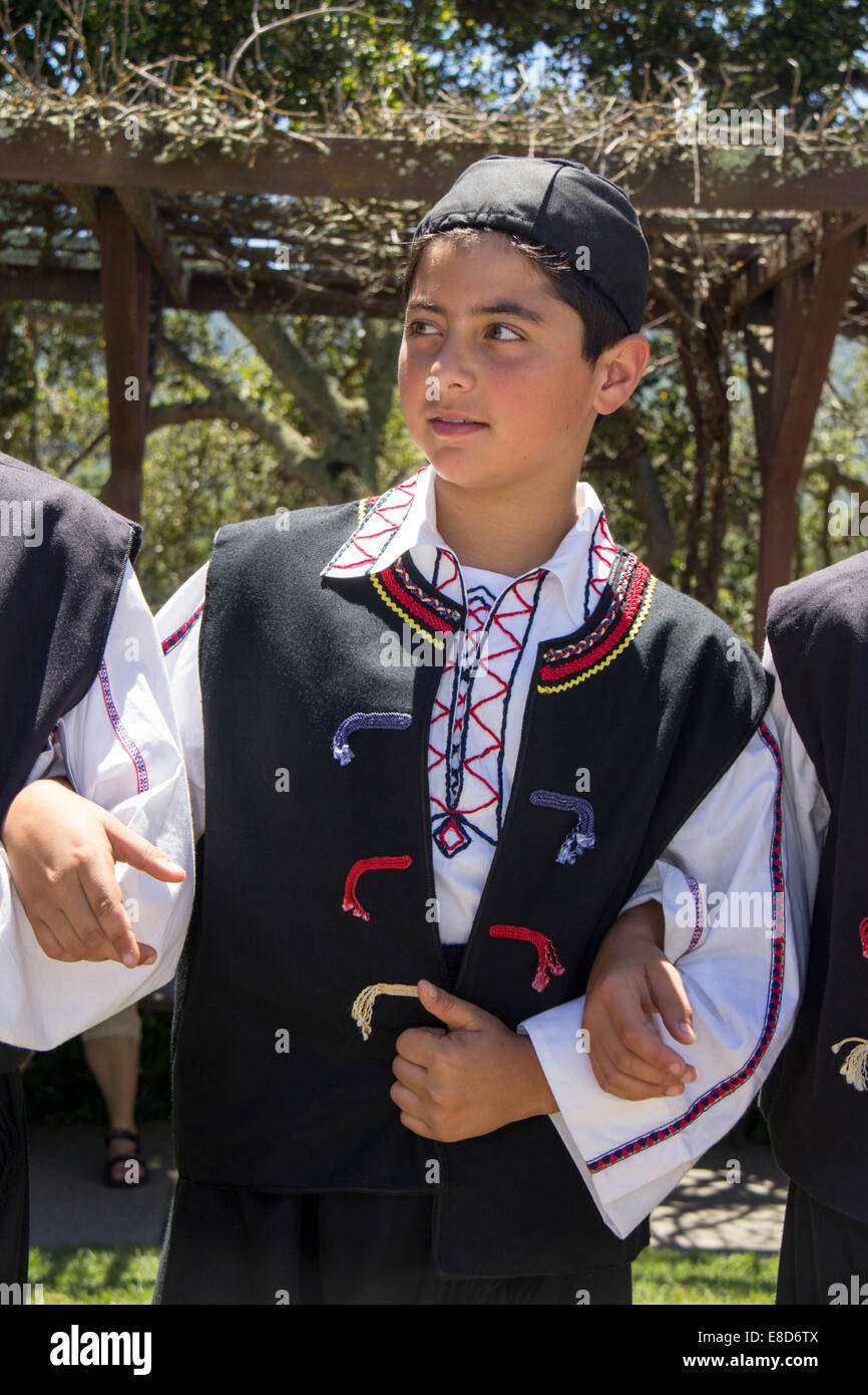 Greek-American boy, bailarín, Marin Festival griego, de la Ciudad de Novato, Marin County, California Foto de stock