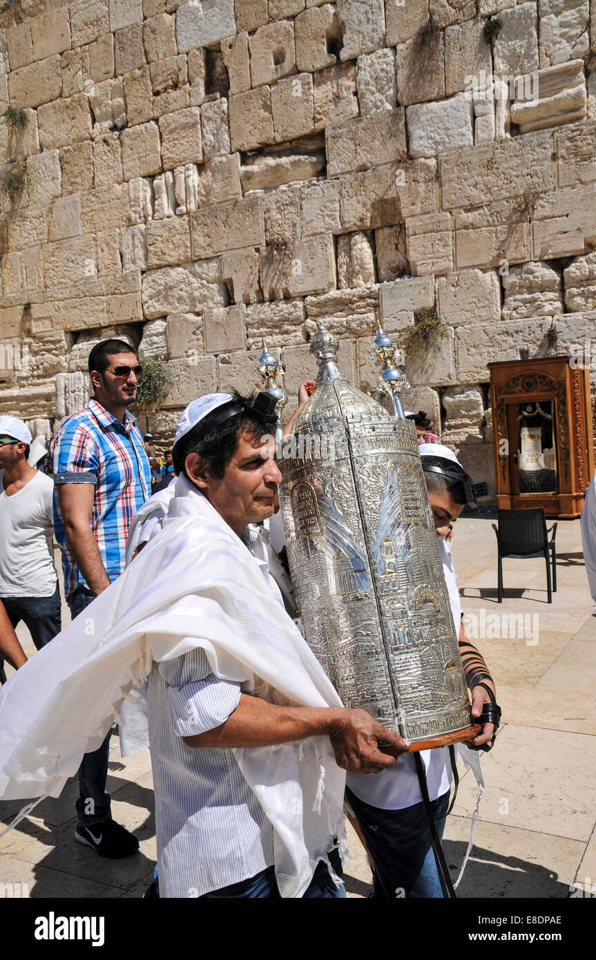 Bar Mitzva ceremonia en el muro de los lamentos, Ciudad Vieja, Jerusalén,  Israel Fotografía de stock - Alamy