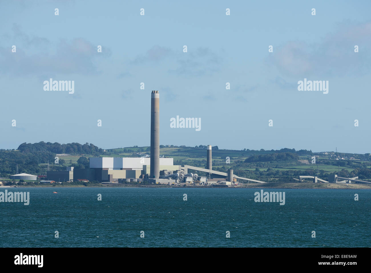 El aceite de carbón y biomasa de Kilroot impulsado power station cerca de Carrickfergus REINO UNIDO Irlanda del Norte Foto de stock