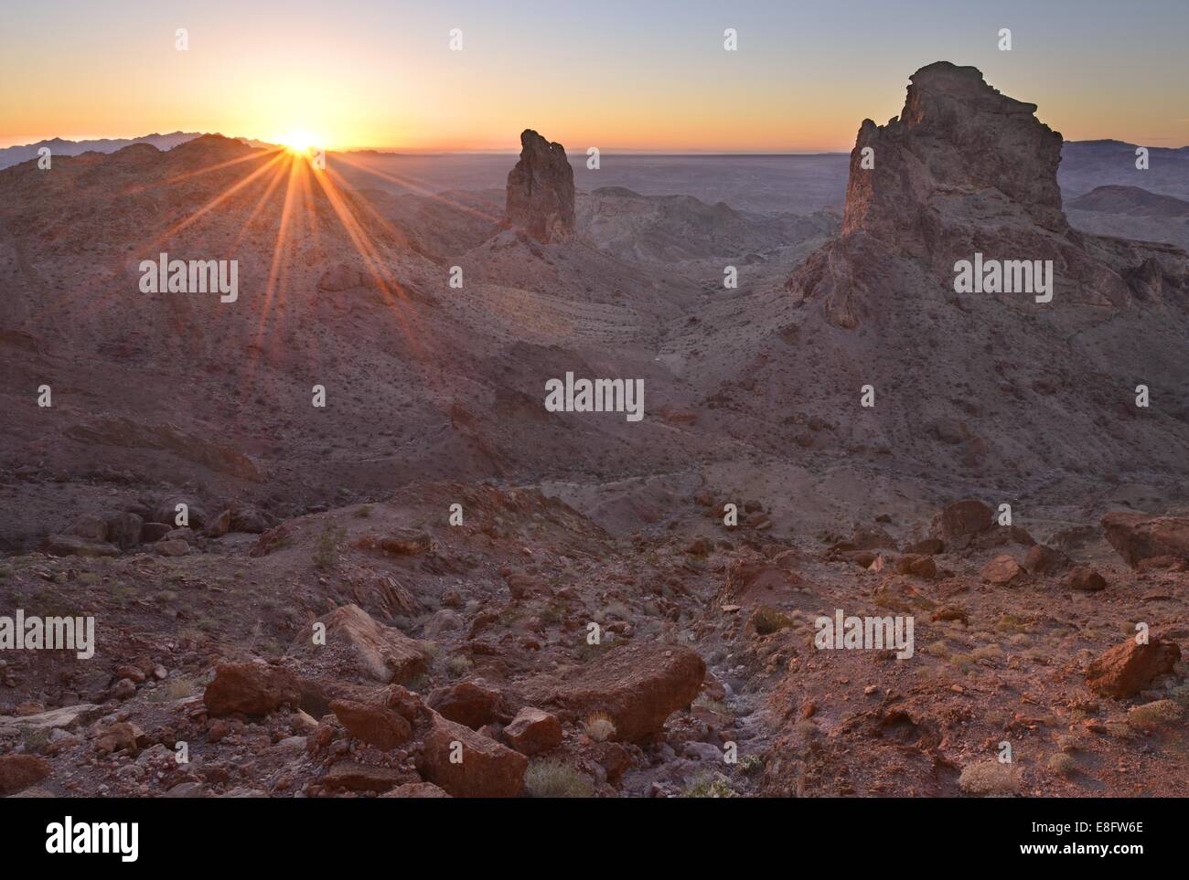 California, Estados Unidos, Picacho Peak Wilderness, centinelas de Picacho Sunset Foto de stock