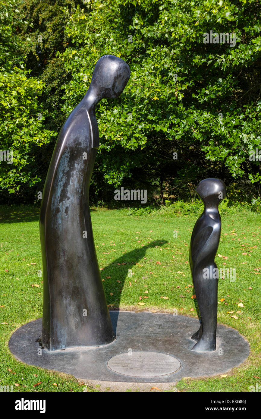 Escultura en los jardines del Museo Nacional de Irlanda, País de vida, Turlough Castlebar, Condado de Mayo, República de Irlanda Foto de stock