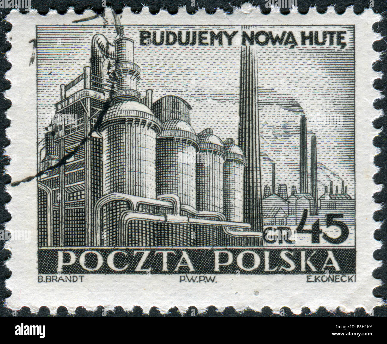 Polonia - circa 1951: Sello impreso en Polonia, muestra una acería, Nowa Huta, circa 1951 Foto de stock