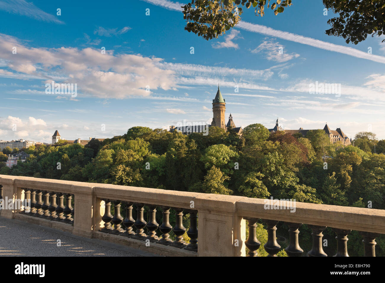 Luxemburgo, ciudad de Luxemburgo, Musee de la Banque, Torre Foto de stock