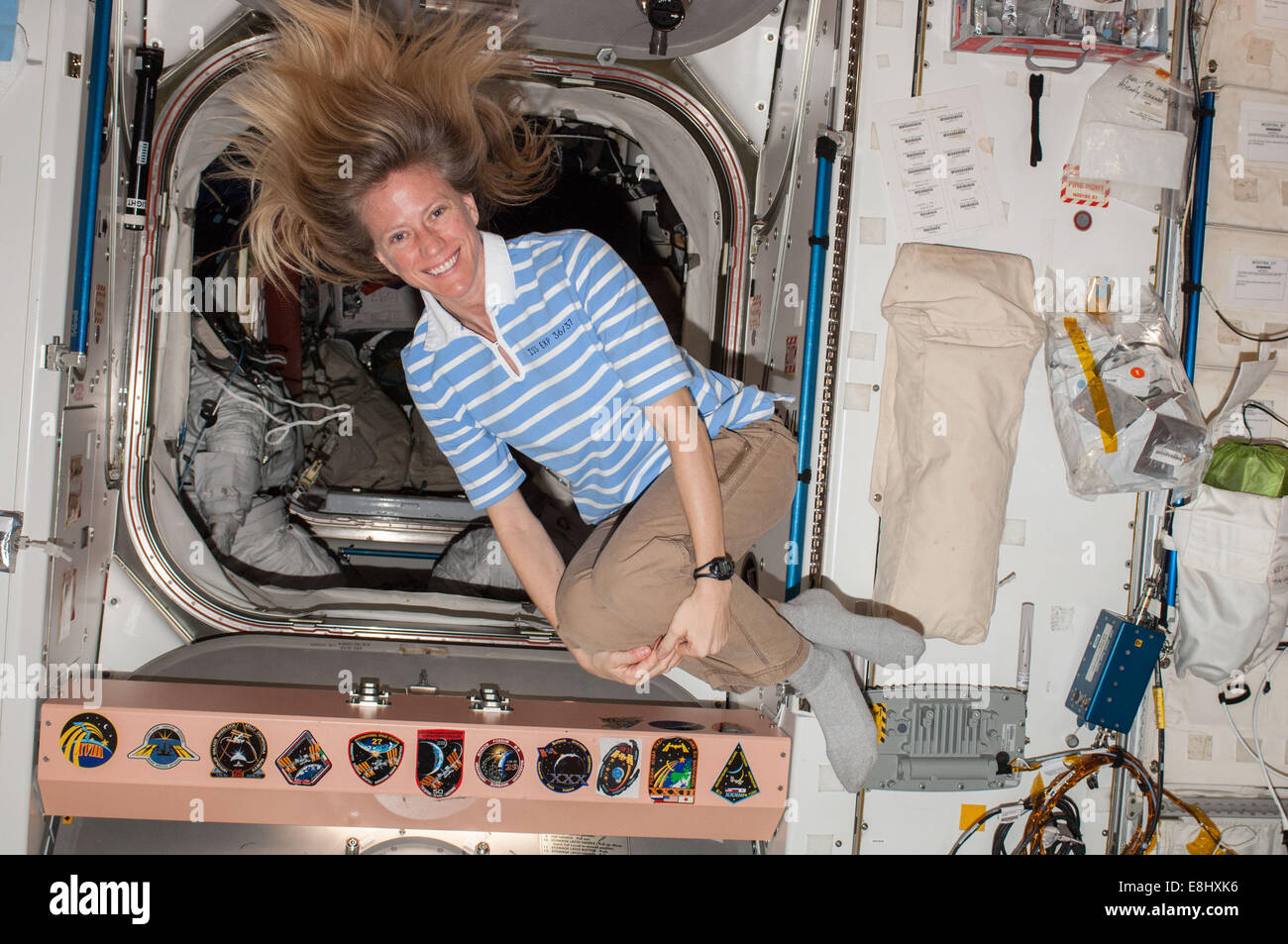 La unidad conecta el nodo sirve como un pasaje a muchas otras partes de la Estación Espacial Internacional. Las tripulaciones suelen comer, salón Foto de stock
