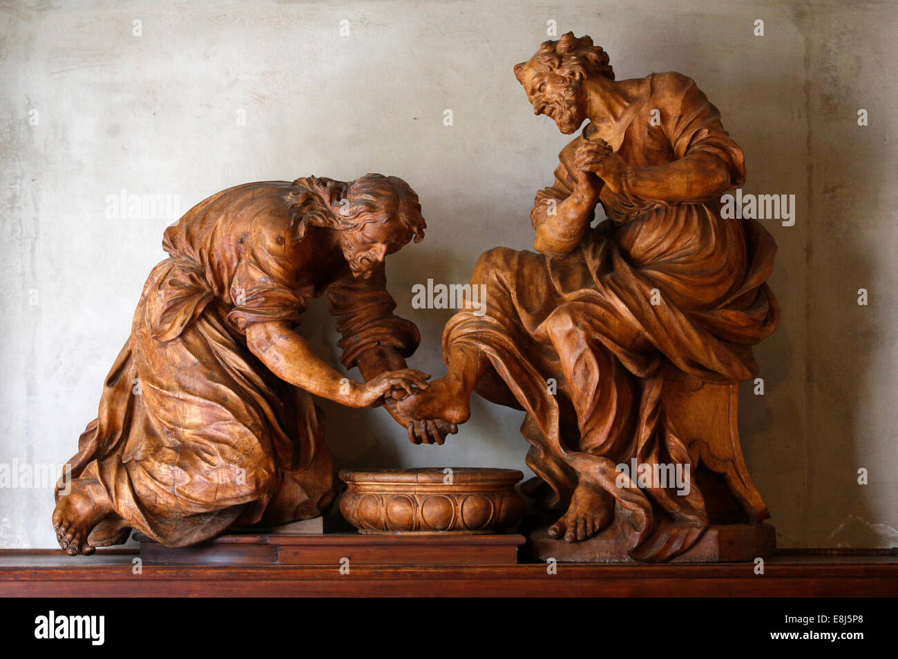 La Abadía de la Santa Cruz. Jesús lavando los pies de San Pedro por Giovanni Giuliani. Foto de stock