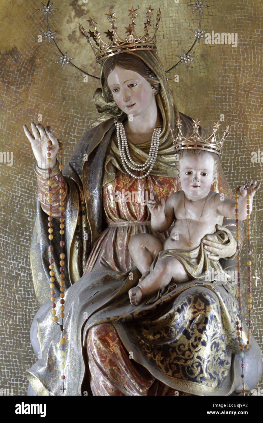 La santísima Virgen María. Iglesia de San Pedro y san Pablo. Foto de stock