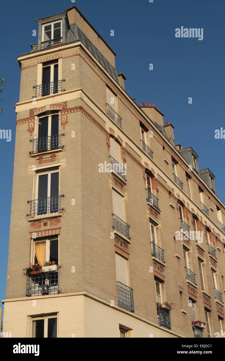 Edificio parisino. Foto de stock
