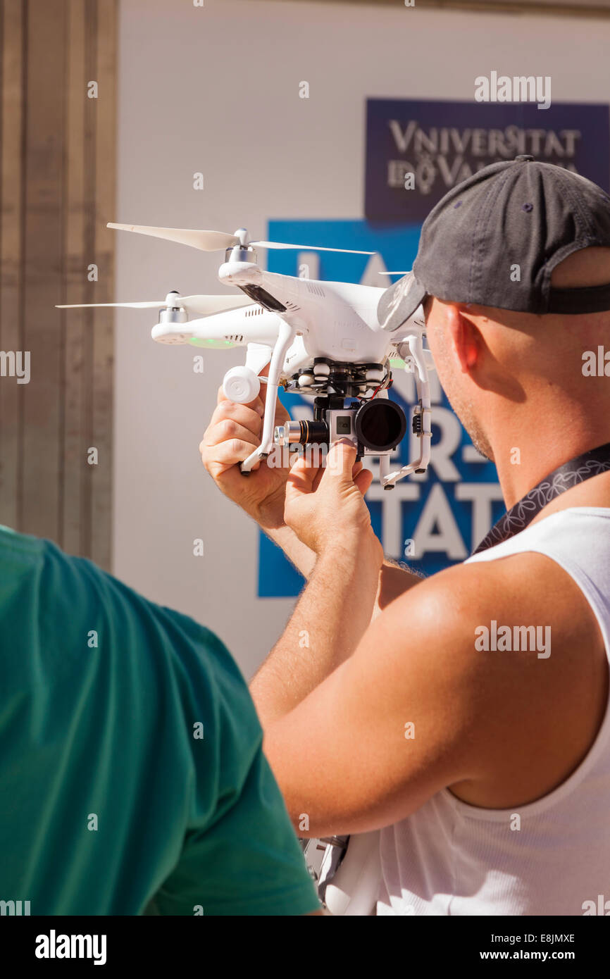 Filmación aérea con el Phantom 2 quadcopter y gopro hero 3 cámara de video  en Valencia, España Fotografía de stock - Alamy
