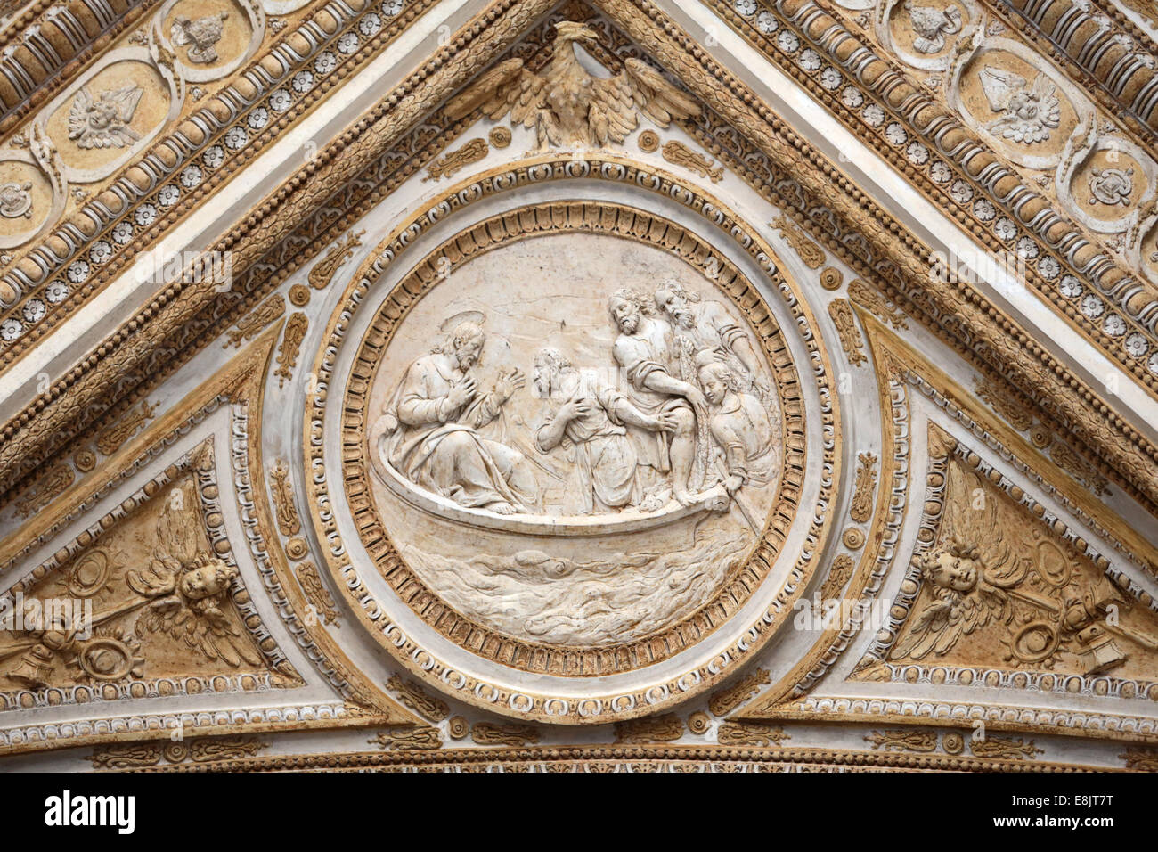 La Basílica de San Pedro. Jesús ans San Pedro. Foto de stock