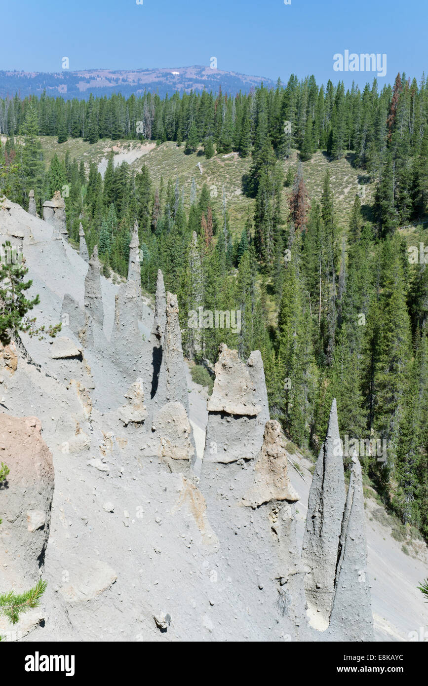 USA, Oregon, el Parque Nacional del Lago del Cráter, pináculos de gran formato (tamaños disponibles) Foto de stock