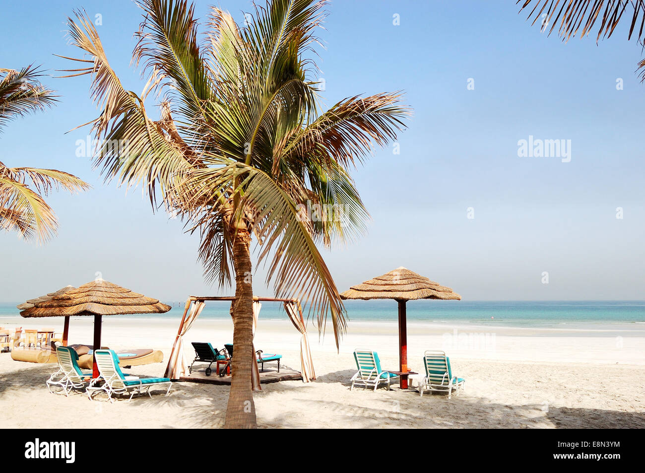 Playa del hotel de lujo, Ajman, Emiratos Árabes Unidos Foto de stock
