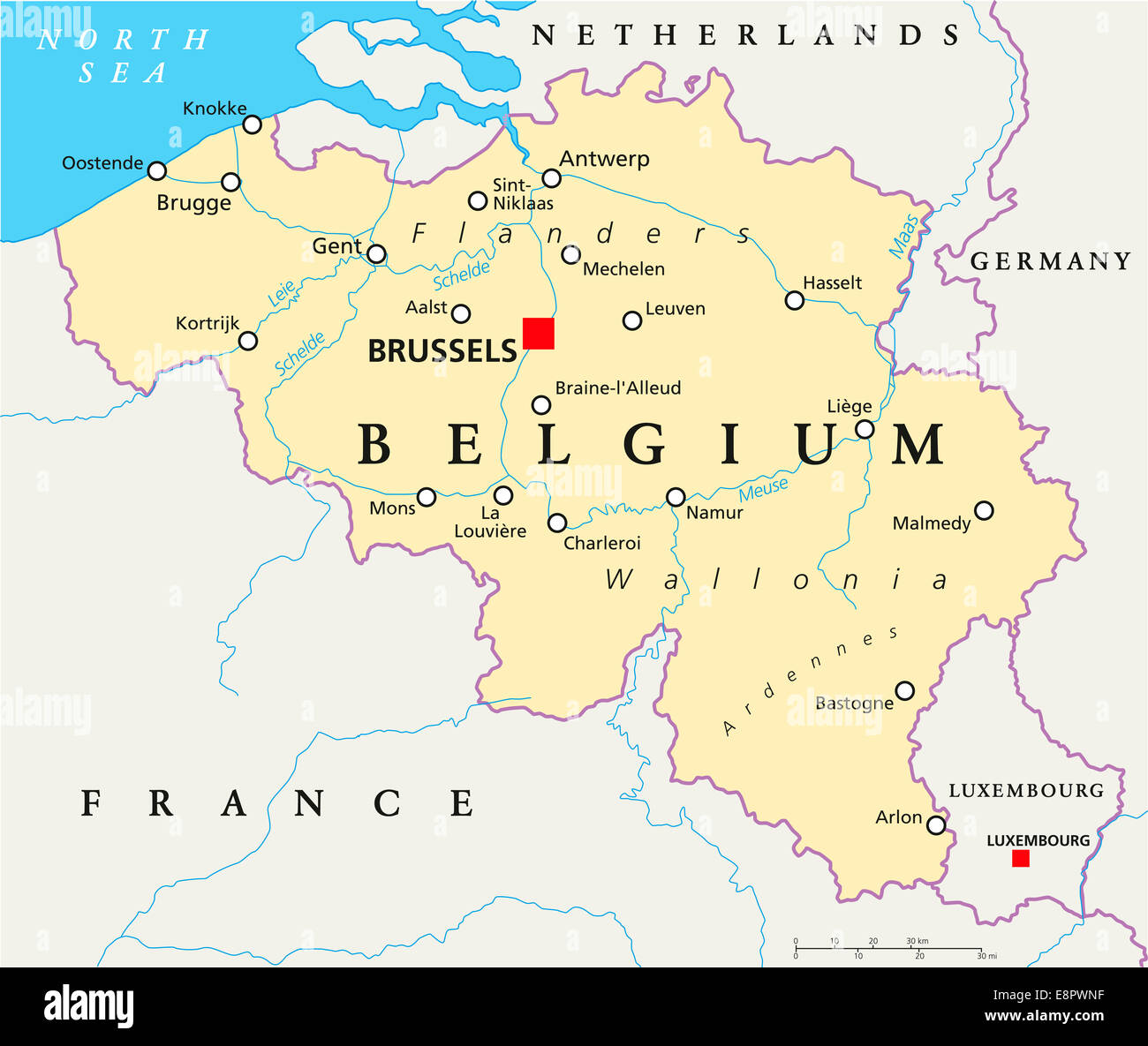 Bélgica Mapa Político con capital, Bruselas, las fronteras nacionales, la mayoría de las ciudades importantes y en los ríos. Rótulos En inglés y escalado. Foto de stock