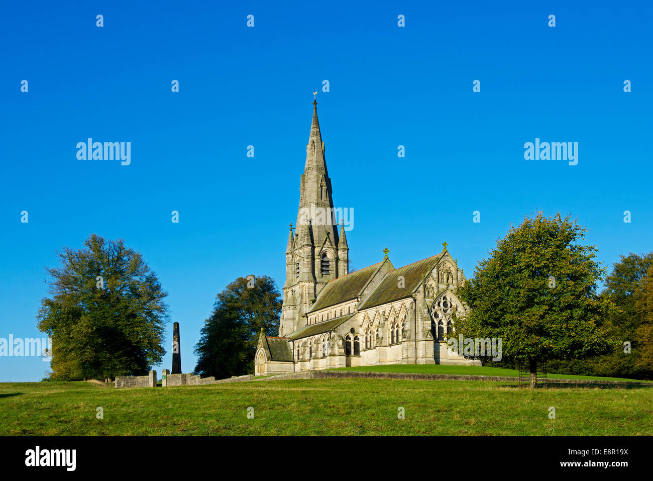 St Mary's Church, Studley Royal, cerca de Ripon, North Yorkshire, Inglaterra Foto de stock