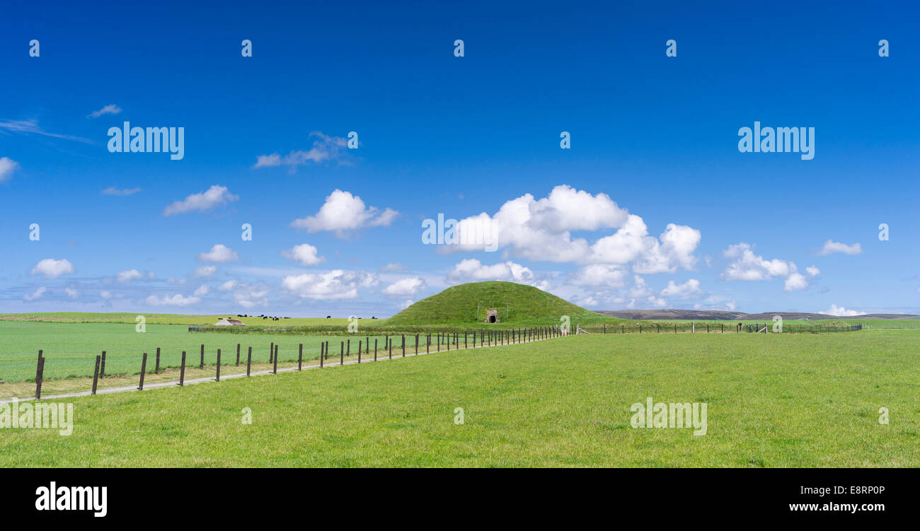 (Maeshowe Maes Howe) es un cairn septadas Neolítico (c.2800 a.C.), un sitio de Patrimonio Mundial de la UNESCO. Las Islas Orkney, Escocia. Foto de stock