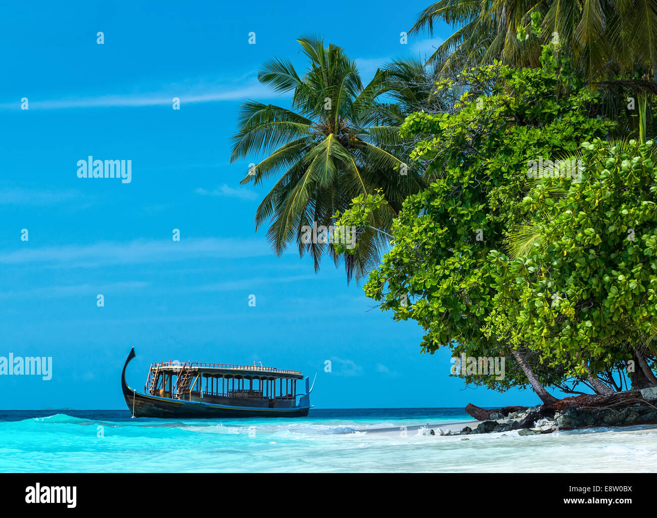 Perfecta isla tropical paradisíaca playa Maldivas Foto de stock