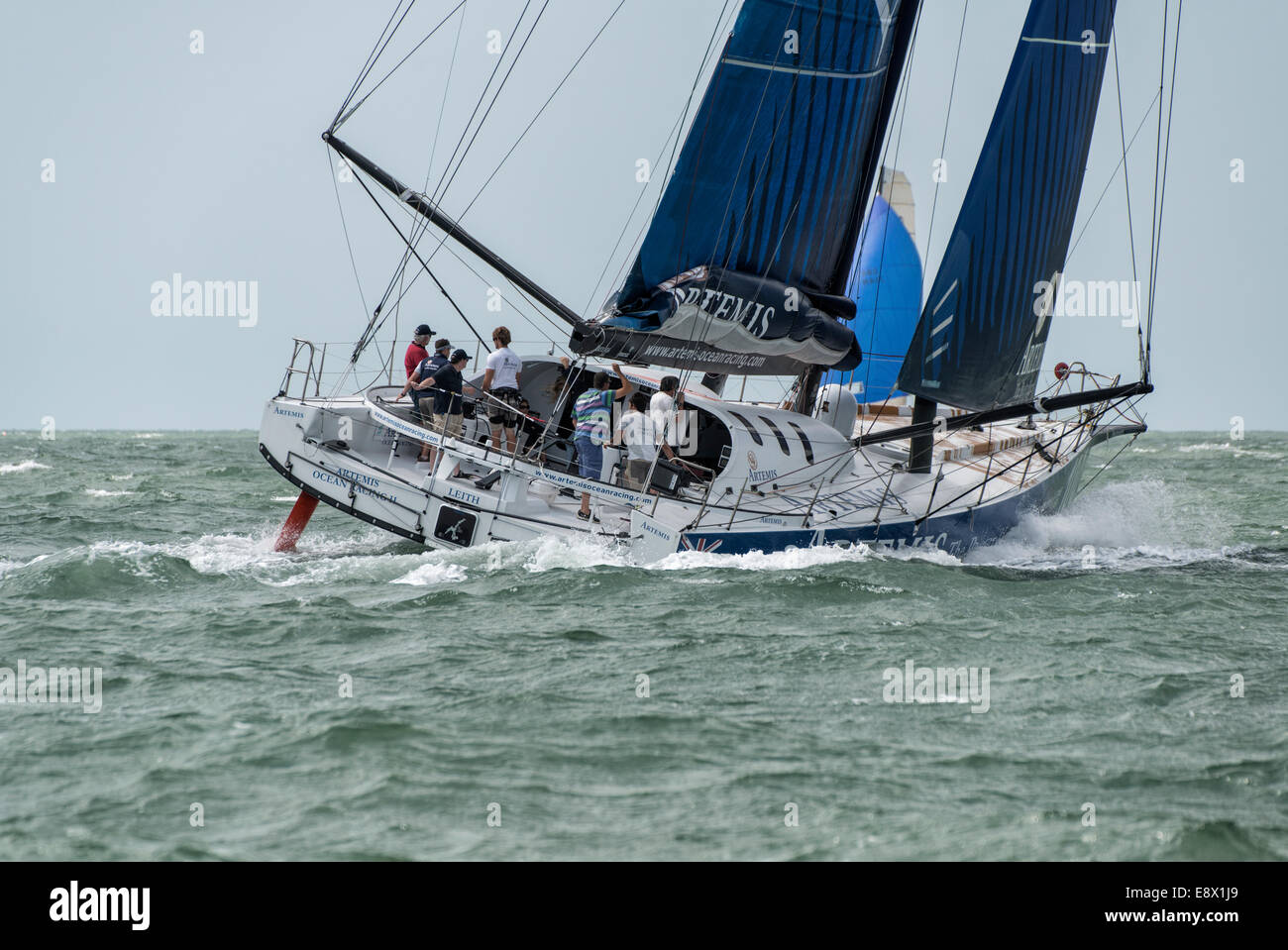 Rogers Yacht Design craft, Artemis Ocean Racing II en el Solent durante la Semana de Cowes Foto de stock