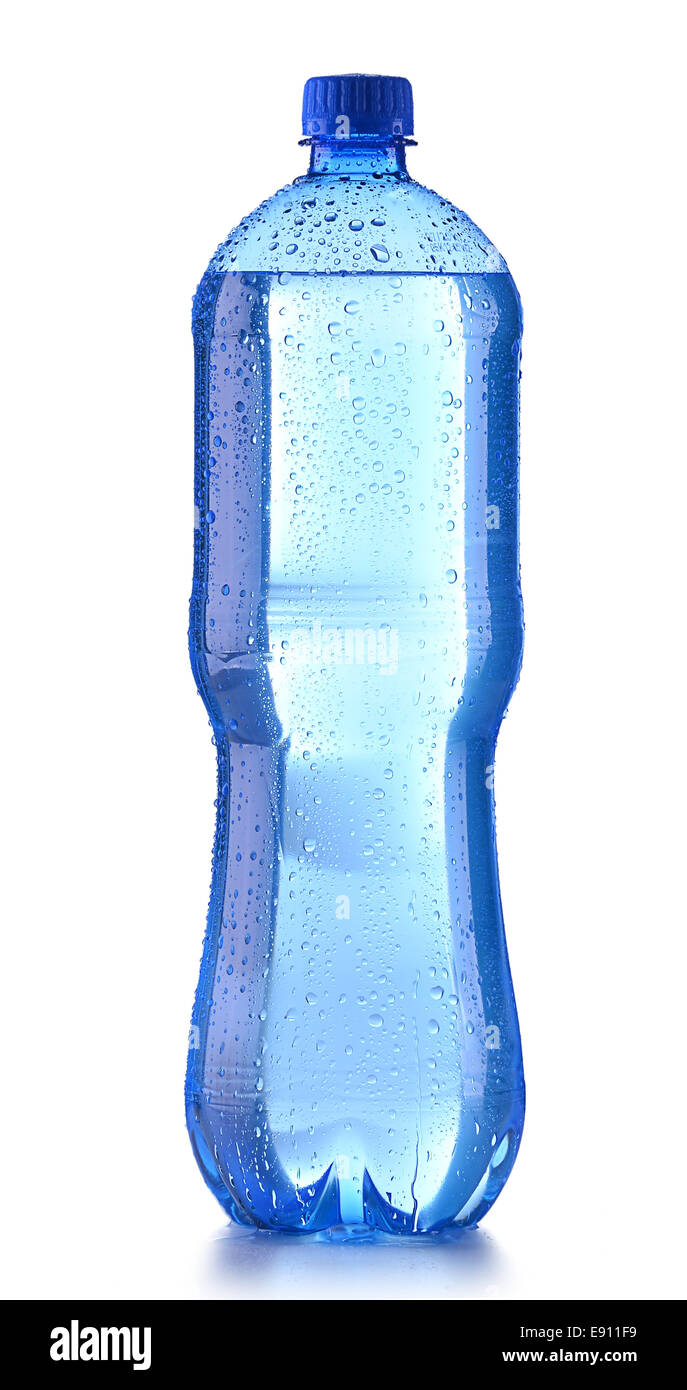 Botella de agua mineral aislado en blanco Foto de stock