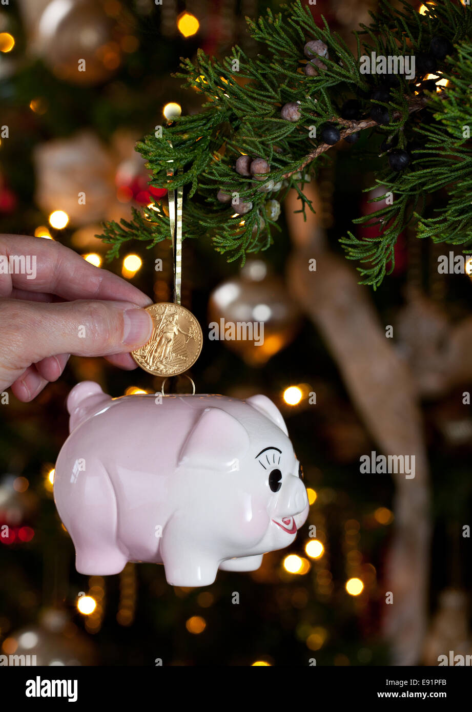 Hucha como decoración de navidad Fotografía de stock - Alamy