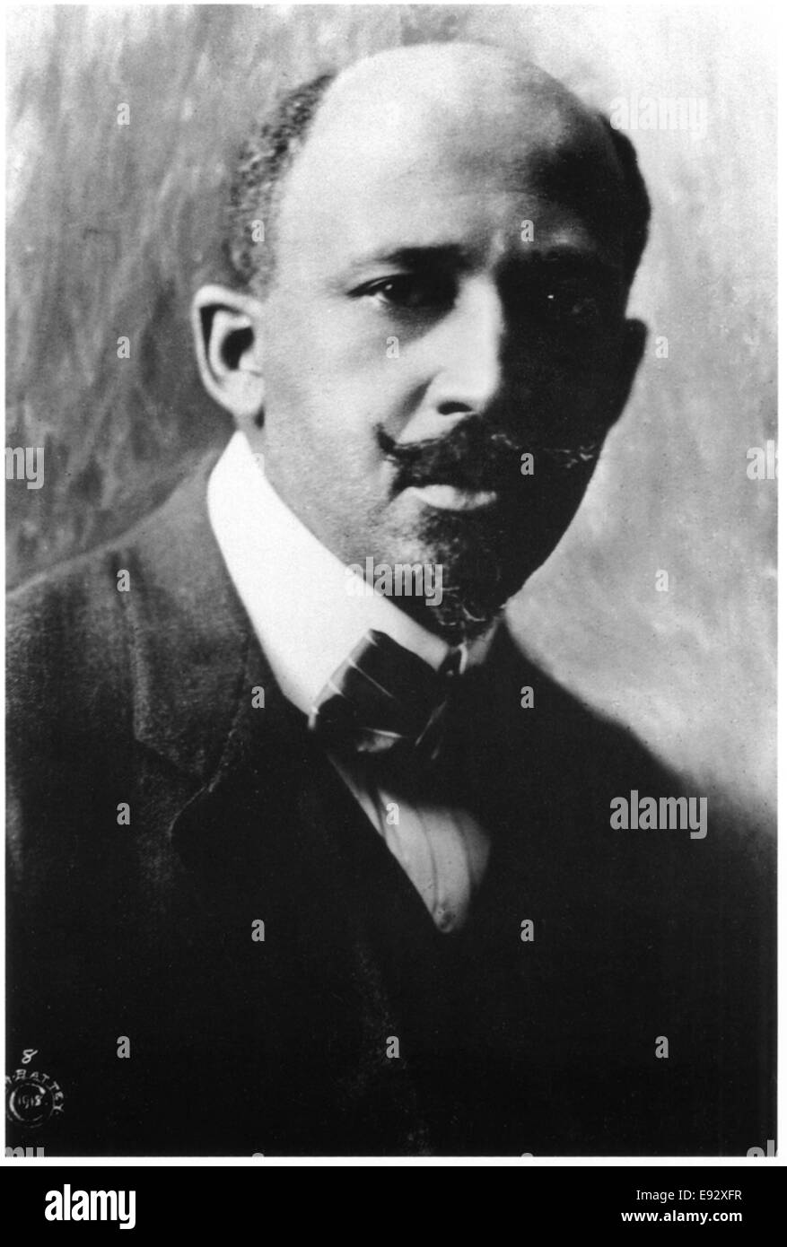 William Edward Burghardt, W.E.B., Du Bois (1868-1963), el líder de los derechos civiles afroamericanos y cofundador de N.A.A.C.P., Retrato, circa 1918 Foto de stock