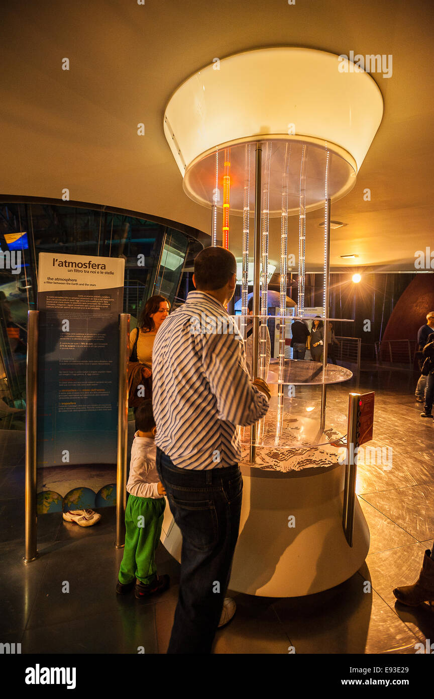 Italia Turín Piamonte Pino Torinese Inauguración de la nueva zona de museos del Museo de Turín planetario astronomía y espacio INFINI.Al 17 de octubre de 2014 Foto de stock