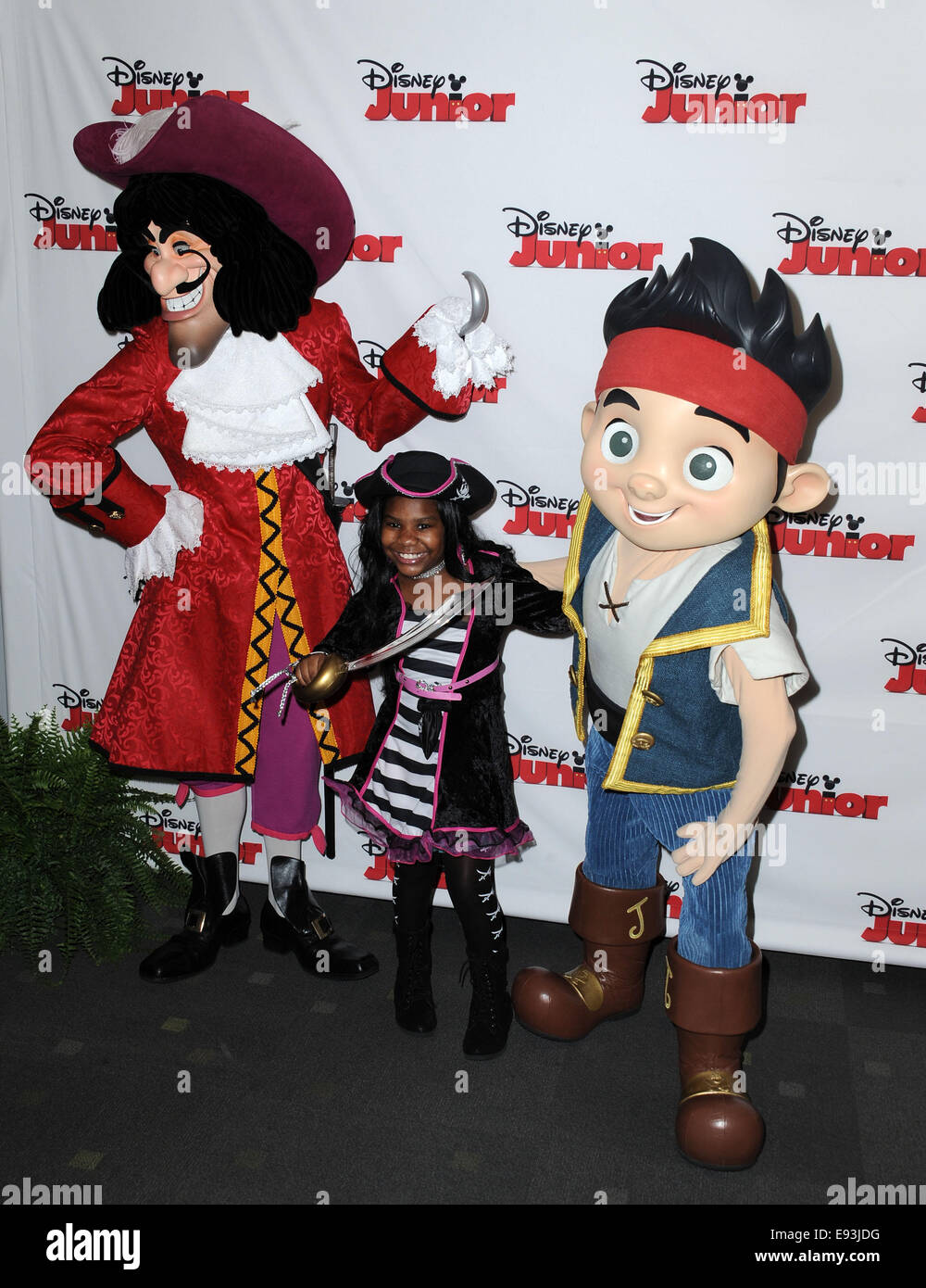Los Angeles, California, EEUU. 17 Oct, 2014. Stokes Trinitee asistiendo al  traje de fiesta estreno caso de "Jake y los Piratas de Nunca Jamás: la  batalla por el libro!'', celebrada en el