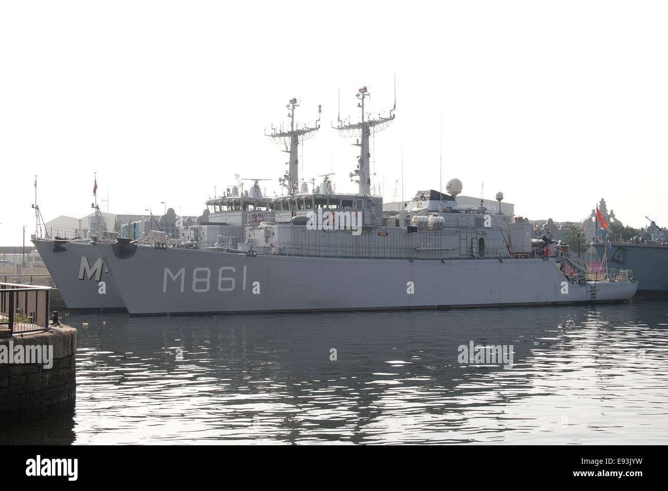 Los buques de guerra de la OTAN en los muelles de Cardiff durante la reunión cumbre de 2014 Foto de stock