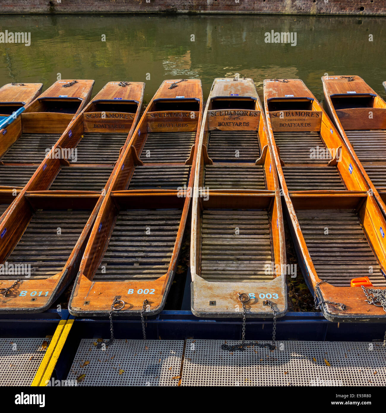 Vacíe Punts Río Cam Cambridge Foto de stock