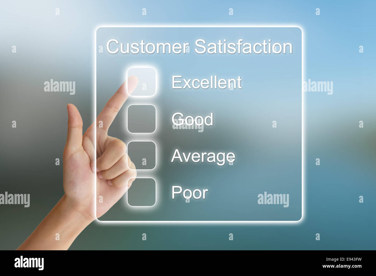 La mano haciendo clic en satisfacción del cliente en la interfaz de pantalla virtual Foto de stock