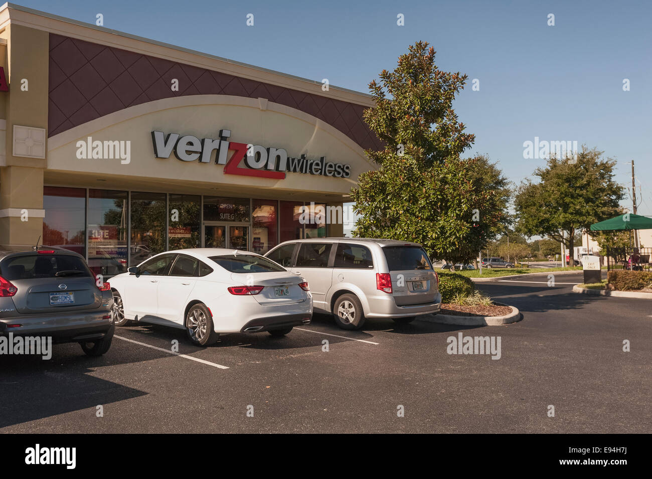 Tienda minorista de verizon fotografías e imágenes de alta resolución