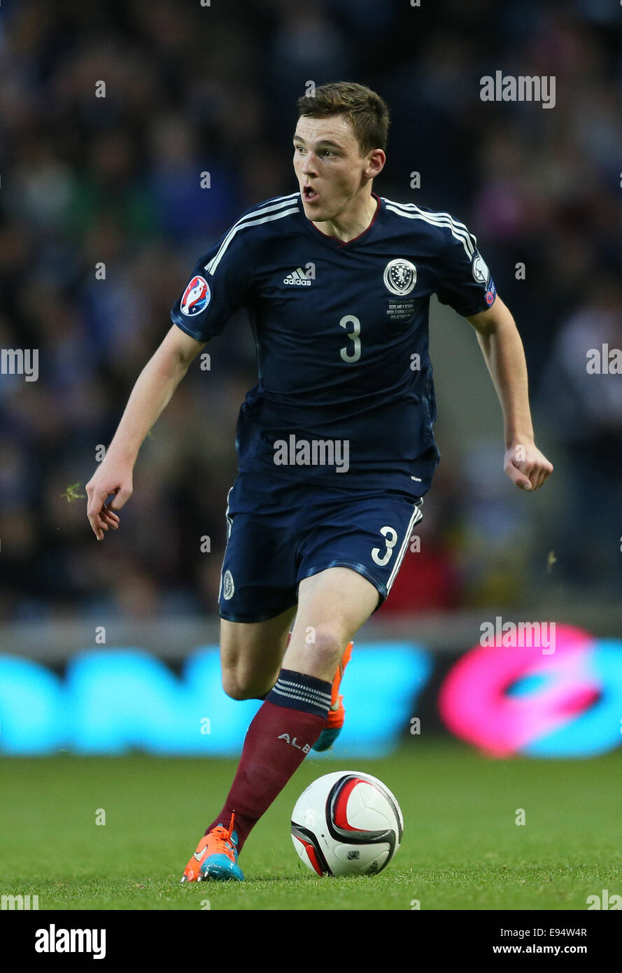 Glasgow, Reino Unido. 11 Oct, 2014. Andrew Robertson, de Escocia - Euro 2016 Clasificación: Escocia vs Georgia - Ibrox Stadium - Glasgow - Escocia - 11 de octubre de 2014 - © Simon Bellis/Sportimage/CSM/Alamy Live News Foto de stock