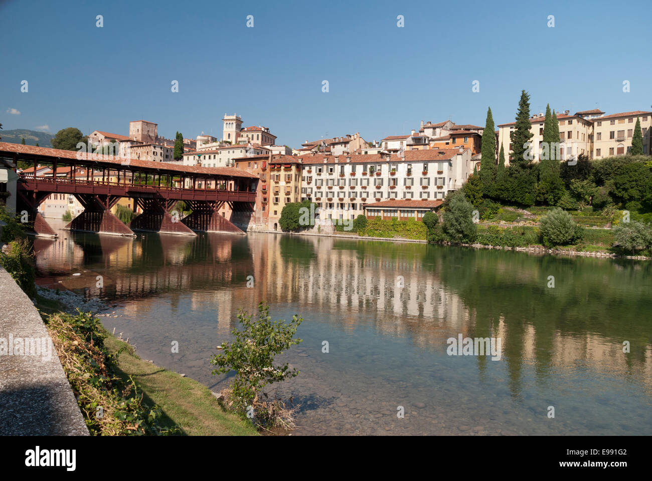 Ponte Vecchio en Bassano del Grappa Foto de stock