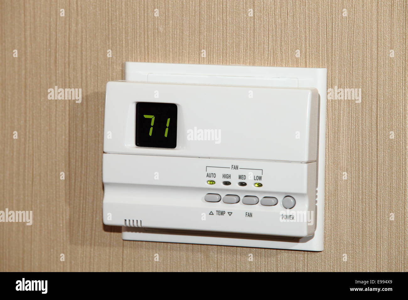 Un termostato digital de ahorro de energía Foto de stock