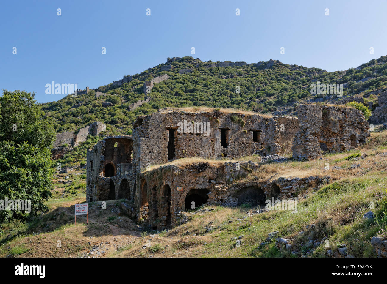 Gran Thermae, antigua ciudad Anemurium, Anamur, provincia de Mersin, accidentado Cilicia, Riviera turca, Turquía Foto de stock