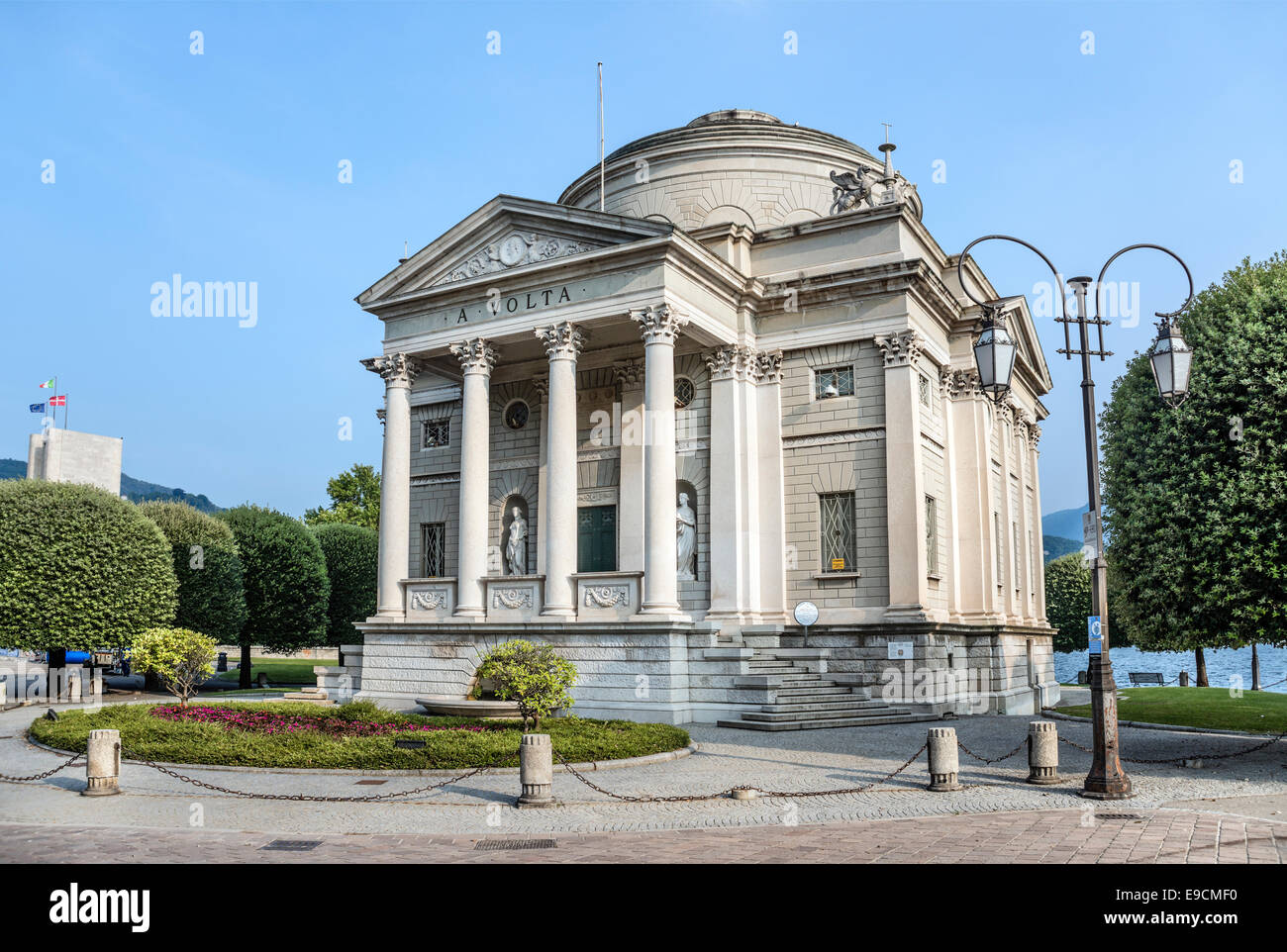 El Tempio Voltiano Volta (Templo), un museo en Como, Italia, dedicado a  Alessandro Volta, un científico e inventor Fotografía de stock - Alamy